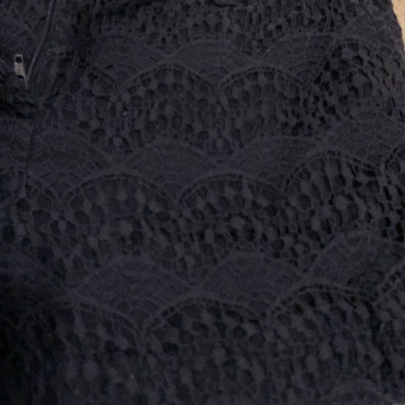 Ann Taylor LOFT 4” inseam Crochet/Lace Shorts - Picture 2 of 3
